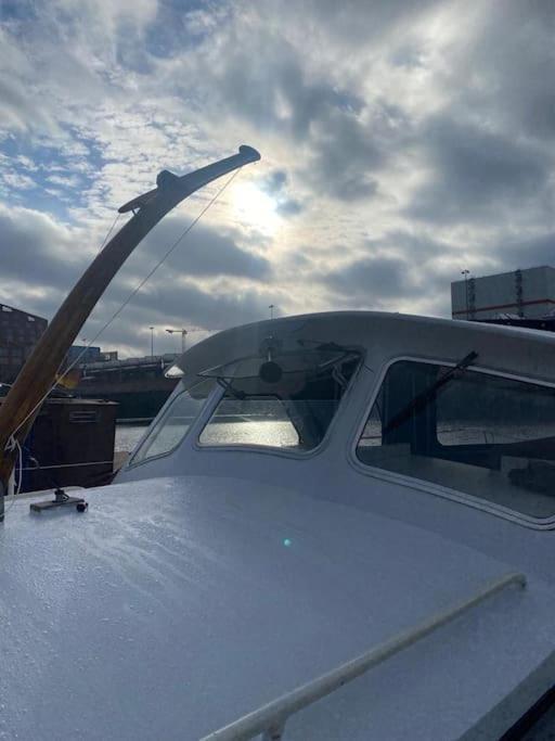 Hollaendisches Kajuetboot Nixe Botel