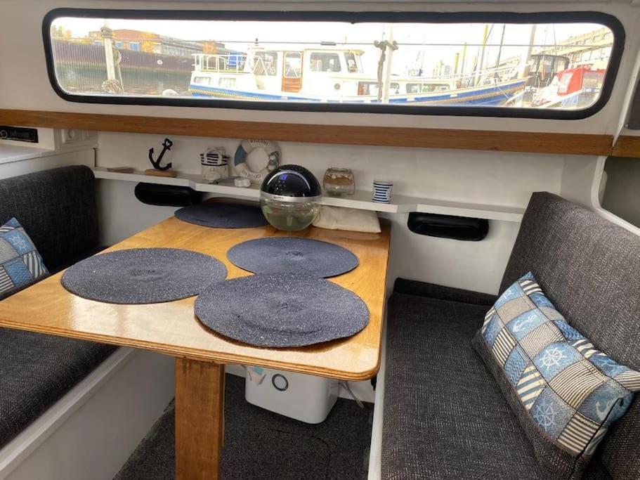 Hollaendisches Kajuetboot Nixe Botel BRE