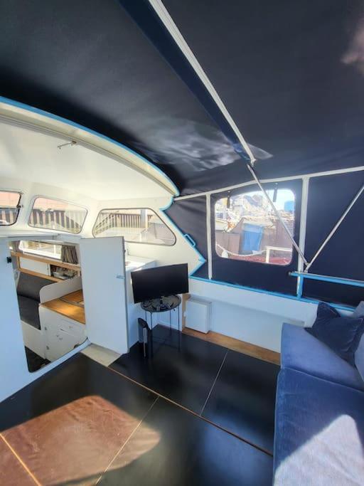 Hollaendisches Kajuetboot Nixe Botel *