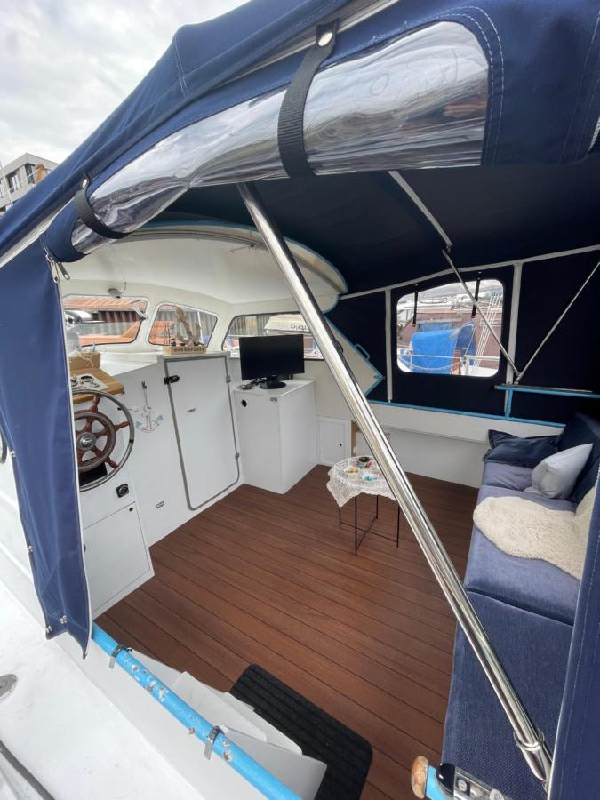 Botel Hollaendisches Kajuetboot Nixe *